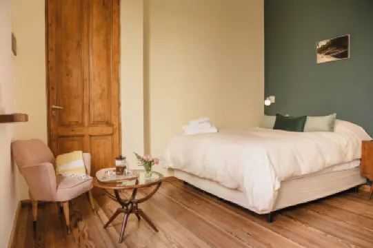 拉努瓦爾小酒店 鄰近Liniers railway station的酒店