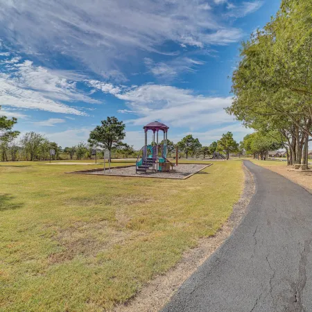 Walk to Park & Pool, Broken Arrow Family Escape!