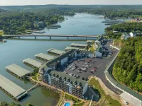 大尼安瓜的船泊位、三個泳池、高爾夫、奧扎克圓形劇場及壯觀湖景 拉塞爾住宿飯店