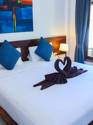 ห้องเตียงคิงไซส์มาตรฐานพร้อมวิวสระน้ำ