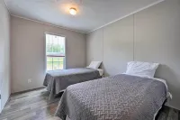Cassopolis Escape, Near Stevens Memorial Park - Wifi
