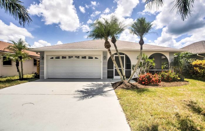 Naples Home w/ Lanai & Pool Near Vanderbilt Beach!