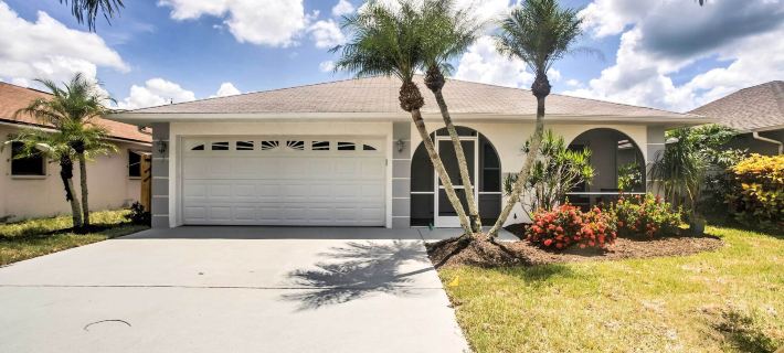 Naples Home w/ Lanai & Pool Near Vanderbilt Beach! Hotels in Naples Park