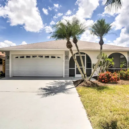 Naples Home w/ Lanai & Pool Near Vanderbilt Beach!