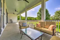 Bright Waveland Home - Walk to Beach Access! - Pet friendly