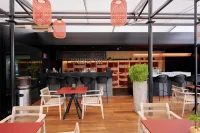Radisson Serviced Apartments Antananarivo City Centre - bar