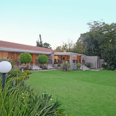 Oaklands Inn and Conference Centre