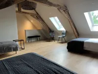 Les Appartements du Domaine Gueguen Hotels in Yonne