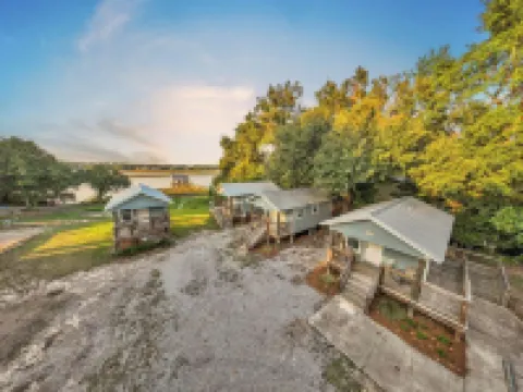 Gil's Bayou Cabins Hotels in Ocean Springs