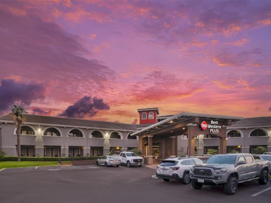 Best Western Plus Brookside Inn