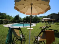 Hill View Retreat w/ Pool - プール