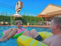 Arbors at Island Landing Hotel & Suites - Swimmingpools