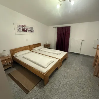 Attika Hotel Отели рядом с достопримечательностью «Риссен»