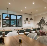 โรงแรม สุรุ และ ร้านอาหาร - พร้อมอาหารเช้า