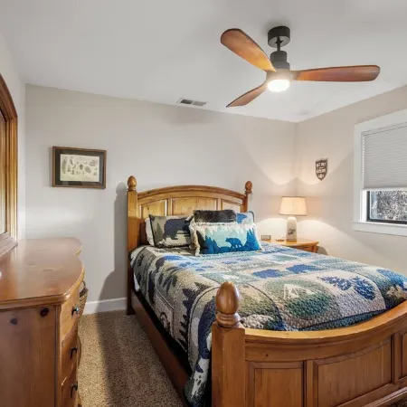Forest View Cabin - 4 Br, Family & Pet-Friendly, AC, Game Area, & Close Hiking