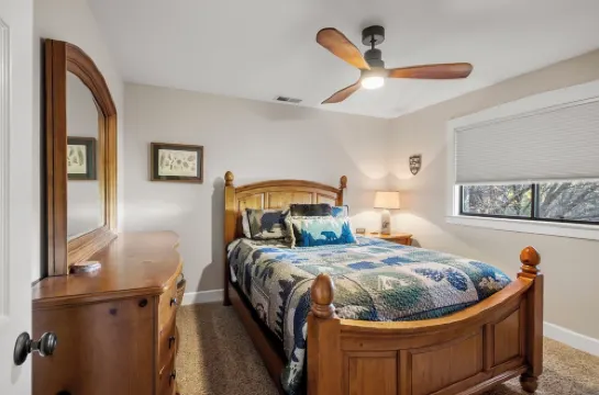 Forest View Cabin - 4 Br, Family & Pet-Friendly, AC, Game Area, & Close Hiking