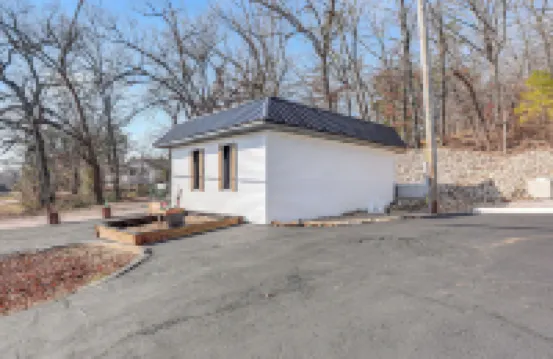 Walk to Current River: Ozarks Adventure Home!