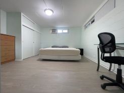 Urban oasis in heart of city-large yard