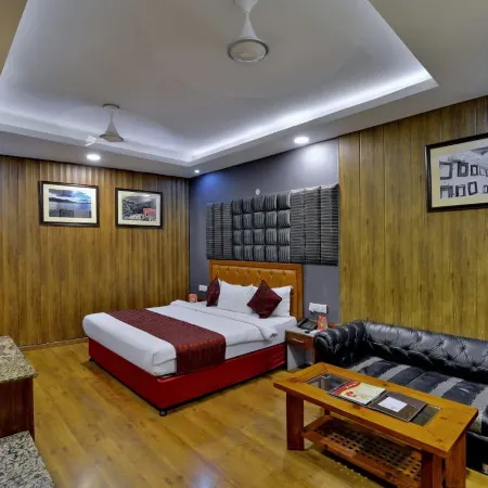 Mayur by Roomsinc