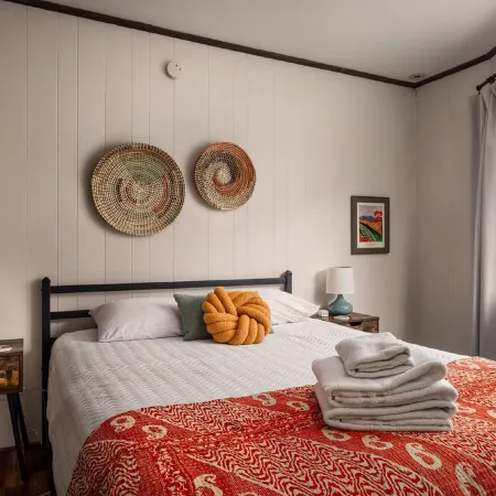 Quirky & Peaceful Yurt Treehouse w/360 Views/Hike/Golf/Lake Laura