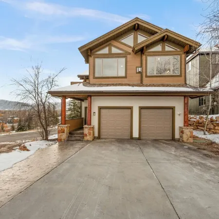 Best of Bear Hollow. Lavish 7-Bedroom for Winter and Summer Fun.