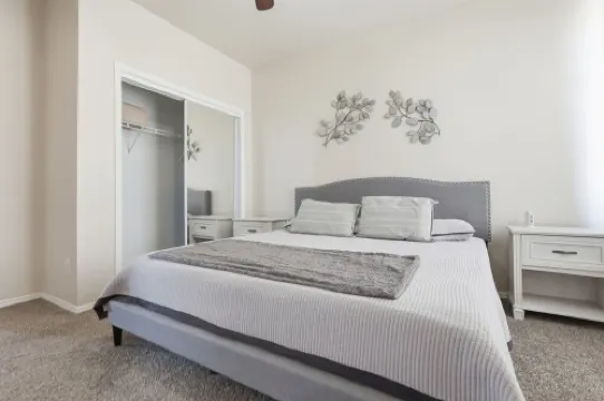 Renovated 3Br with Yard & Mountain Views