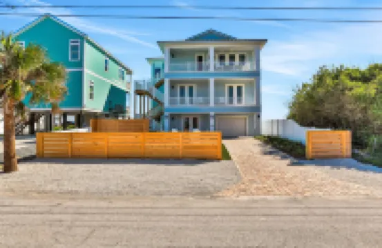 Brand new Oceanfront Home With Private hot Tub,outdoor Shower and Grill