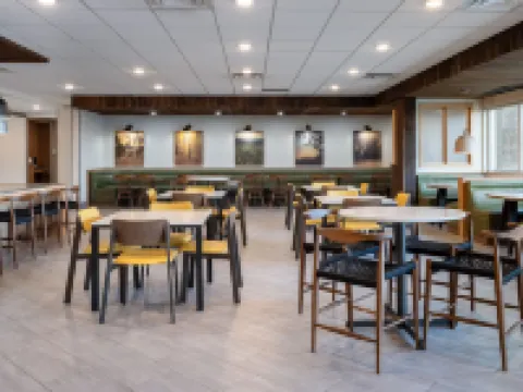 Fairfield Inn & Suites Louisville Shepherdsville Hotels in Hillview