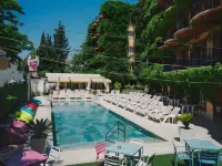 Los Angeles Hotel & Spa - piscina