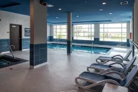 Four Points by Sheraton Sherwood Park - Pools