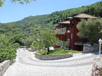 Divine Holiday Home in Giosa Marea with Sauna & Hot Tub Hotels in Gioiosa Marea