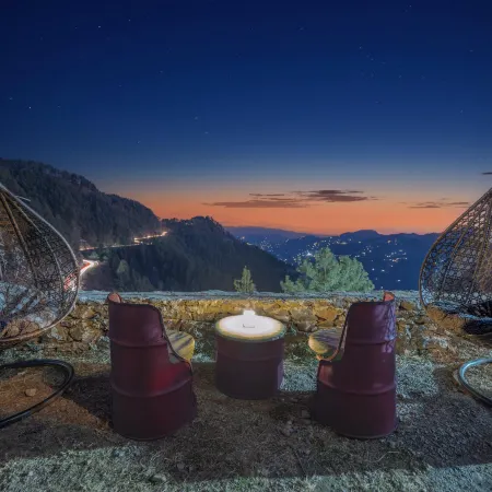 Gadegal Homestay Narkanda - Rooms & Pahadi Café