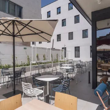 Ibis Budget Madrid Albasanz Отели рядом с достопримечательностью «Викальваро»