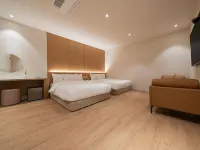 Seongnam Brown Dot Hotels near Shingu Botanic Garden