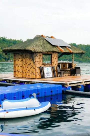 礁湖度假村的浮動住宅 單元9 鄰近Uraya Beach Resort的酒店