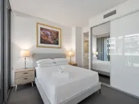 Spacious Lakefront Apartment with Pool Access