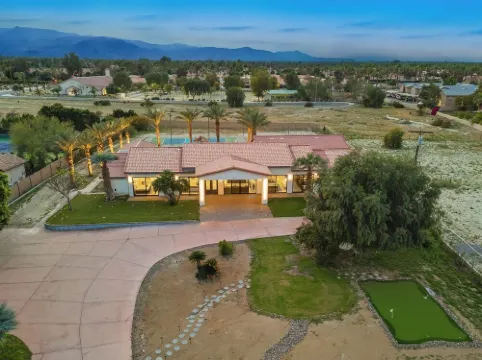 Chateau Giraffe, a unique luxurious estate near Palm Desert & La Quinta