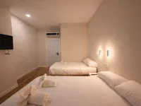 Hostal Bernabeu 2 Отели рядом с достопримечательностью «Небоскреб банка Бильбао»