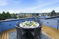 5-Bedroom · Rooftop · Game Room · Sleeps 11 · Lake View
