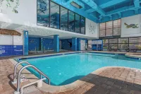 Breakers Resort Hotel - Beach