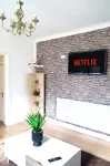Elegant 5-bedroom Home- Fast Wifi, Free Parking & Netflix
