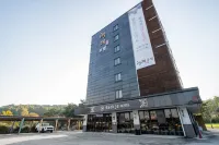 Baekje Hotel - parking