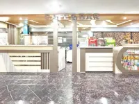 Hotel Pasar Besar RedPartner near Tugu Pahlawan Hotels in Bubutan