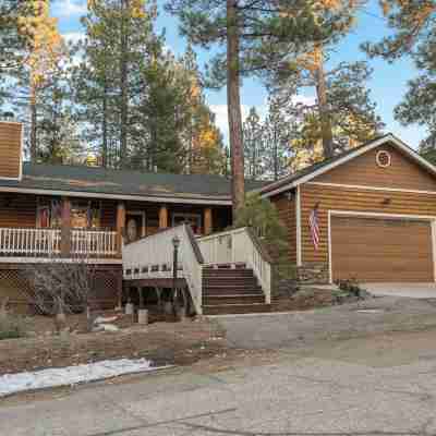 Pinehaven Retreat by Avantstay Hot Tub + Firepit + Games + Sun Room Minutes to Slopes & Lake Hotel Exterior