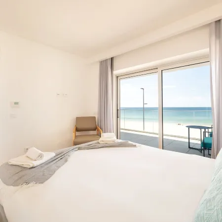 GuestReady - Golden sea view retreat