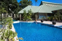 Gateway Hotel & Apartments - Pool
