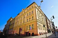 هوتل ويليام Hotels near Valdstejnska Jizdarna