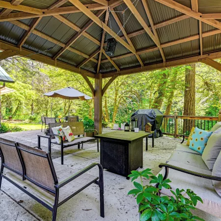 Outdoor Adventure: Tranquil Creekside Retreat