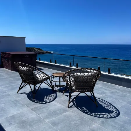 Charming 2-Bedroom Apartment with Ocean Views in Tatlısu