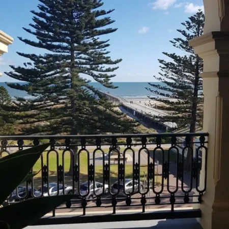 Largs Pier Hotel
